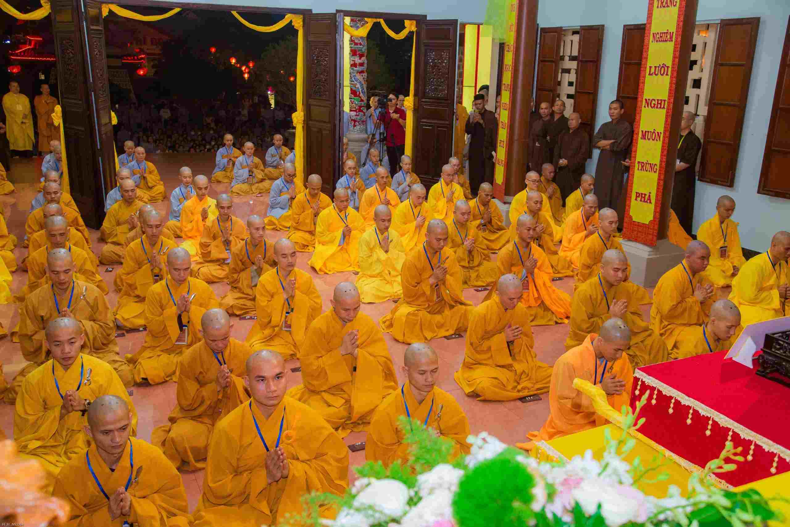 Giới tử tấn hương tại Đại Giới đàn Trí Độ